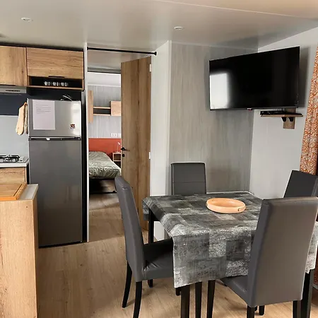 Magnifique Mobil-home キャンプ場 ラ・トランブラード